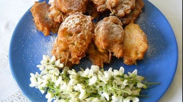 Gogoși cu flori de salcâm - rețetă 