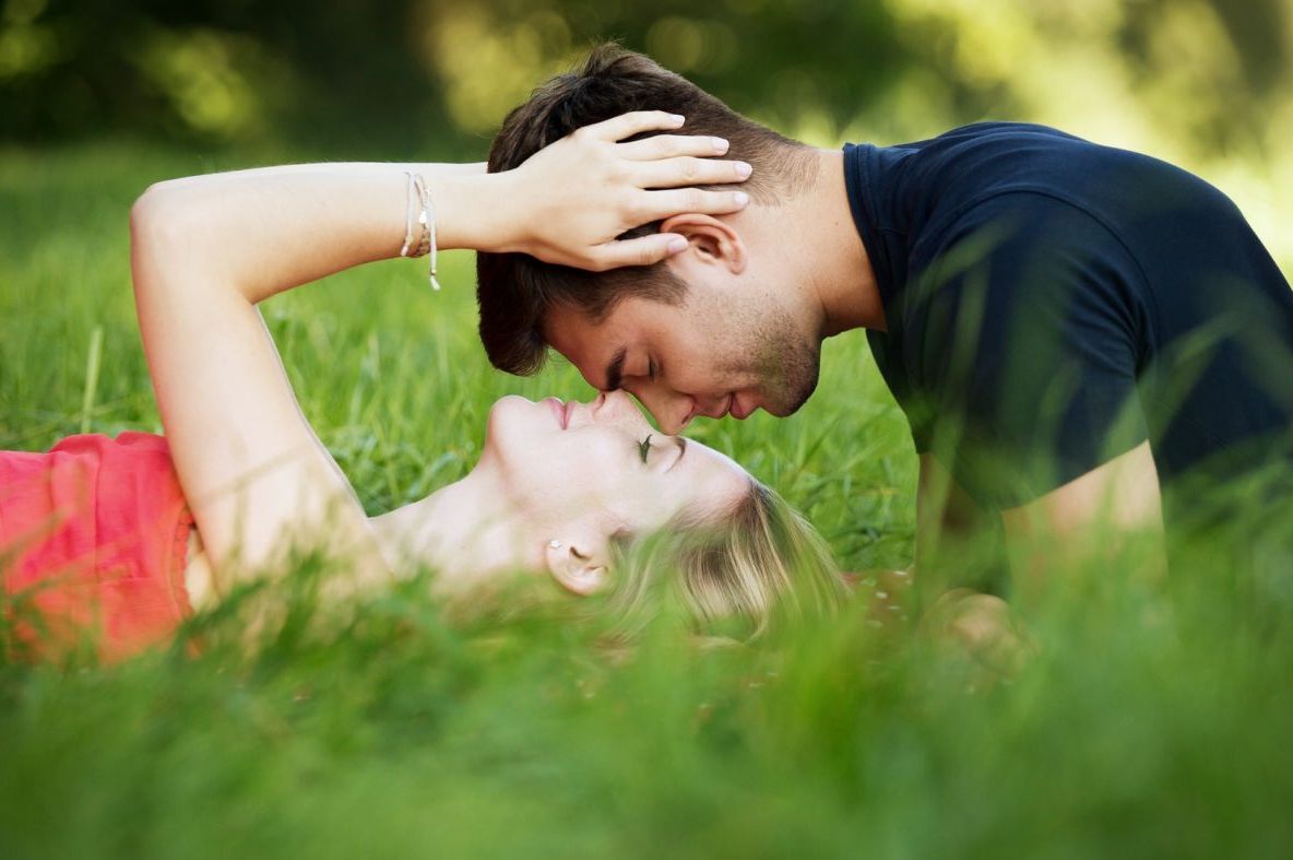 Horoscop. 4 zodii favorizate în luna mai. Cine îşi găseşte marea dragoste la începutul verii