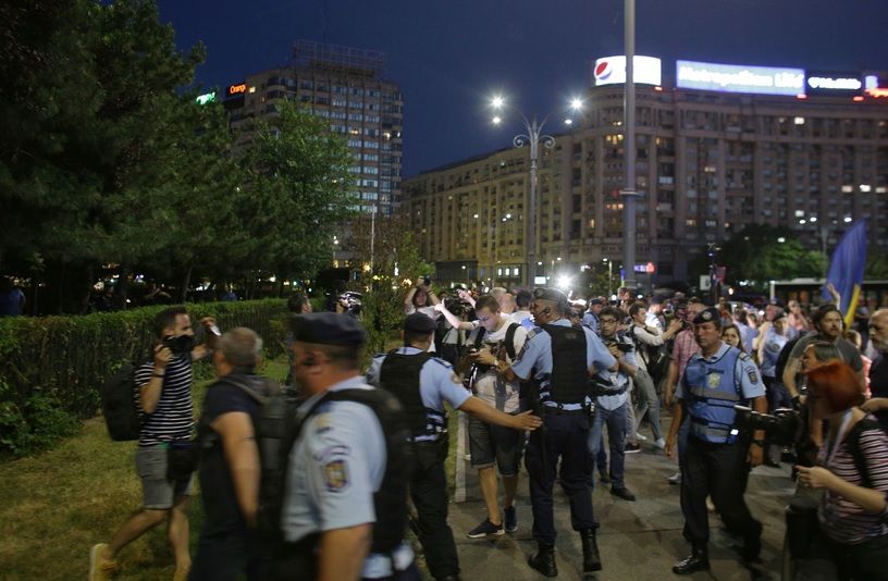 Legea controversată care dă puteri sporite Poliției și Jandarmeriei, pe masa CCR