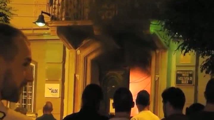 Incendiu în Timişoara, în timpul unui concert. Imagini cumplite