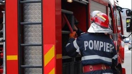 Incendiu în Capitală, la Apărătorii Patriei. Traficul, îngreunat