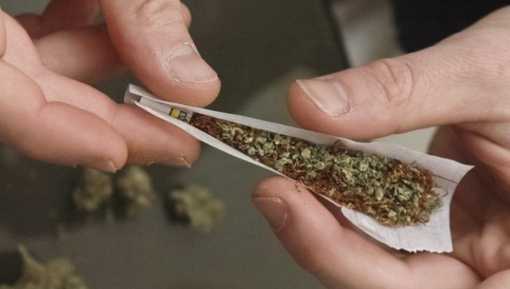 Jandarmii din Vama Veche au prins pe litoral 11 tineri care îşi făceau..."joint-uri"