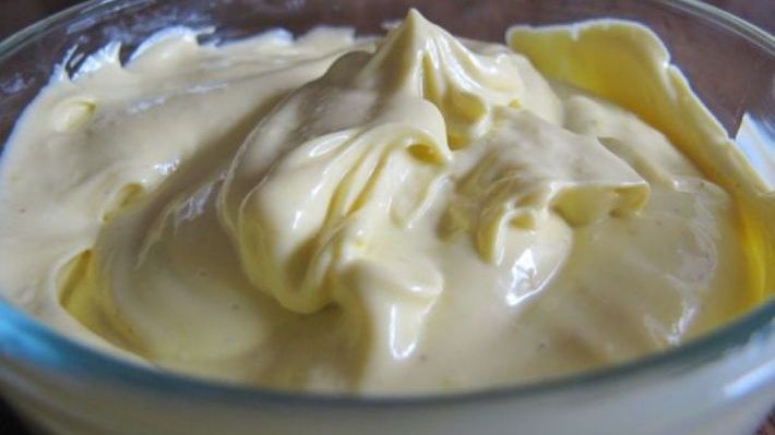 Peste 100 de persoane au ajuns la spital după ce au mâncat în acelaşi loc: maioneză cu Salmonella