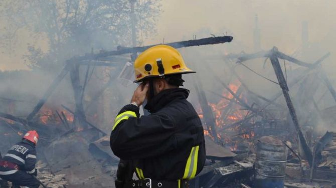 Explozie la Bacău. Un muncitor a lovit un proiectil din Al Doilea Război Mondial: un mort