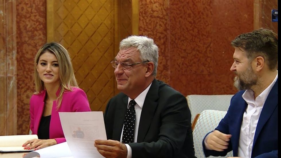 Consilierul de imagine al fostului premier PSD a trecut în tabăra lui Ponta și face glume cu Dăncilă