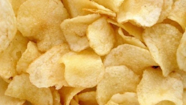 Cum să faci chipsuri de cartofi sănătoase şi delicioase, la tine acasă