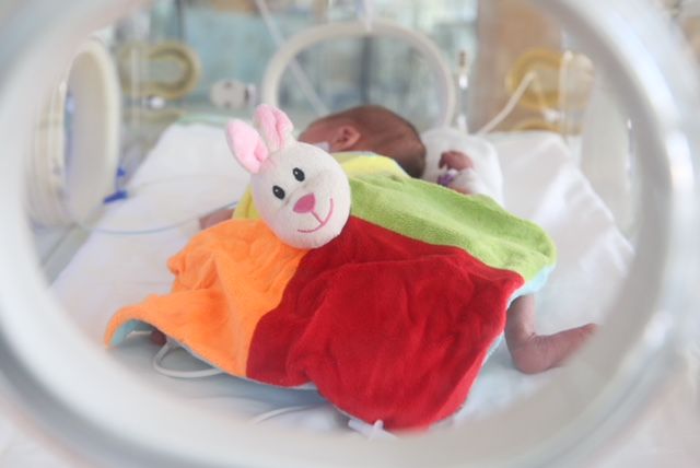 Salvați Copiii, alături de Libris.ro, duce la Tîrgu Mureș aparatură medicală de 95.000 de euro (P)