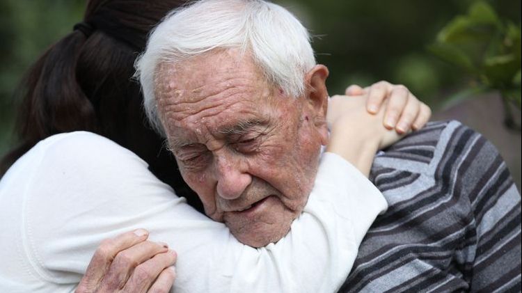 Cea mai frumoasă ieşire din scena vieţii: savantul a cântat "Oda bucuriei" şi s-a sinucis asistat