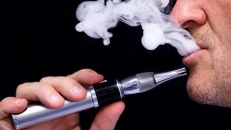 Primul om ucis de o ţigară electronică: a explodat pur şi simplu