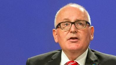 Timmermans, despre mutarea din Ungaria a fundației lui Soros: Democrația are de suferit