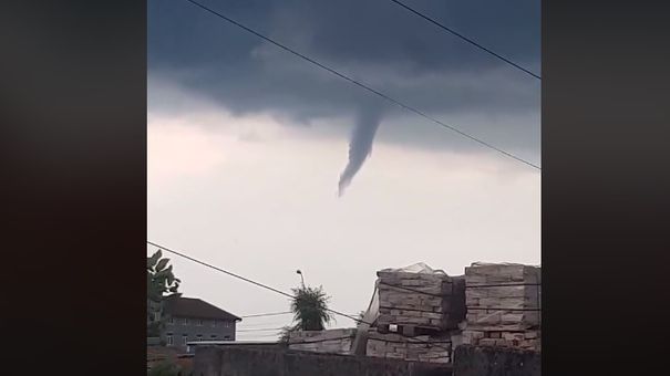 Fenomen rar în România: tornadă deasupra Timişoarei 