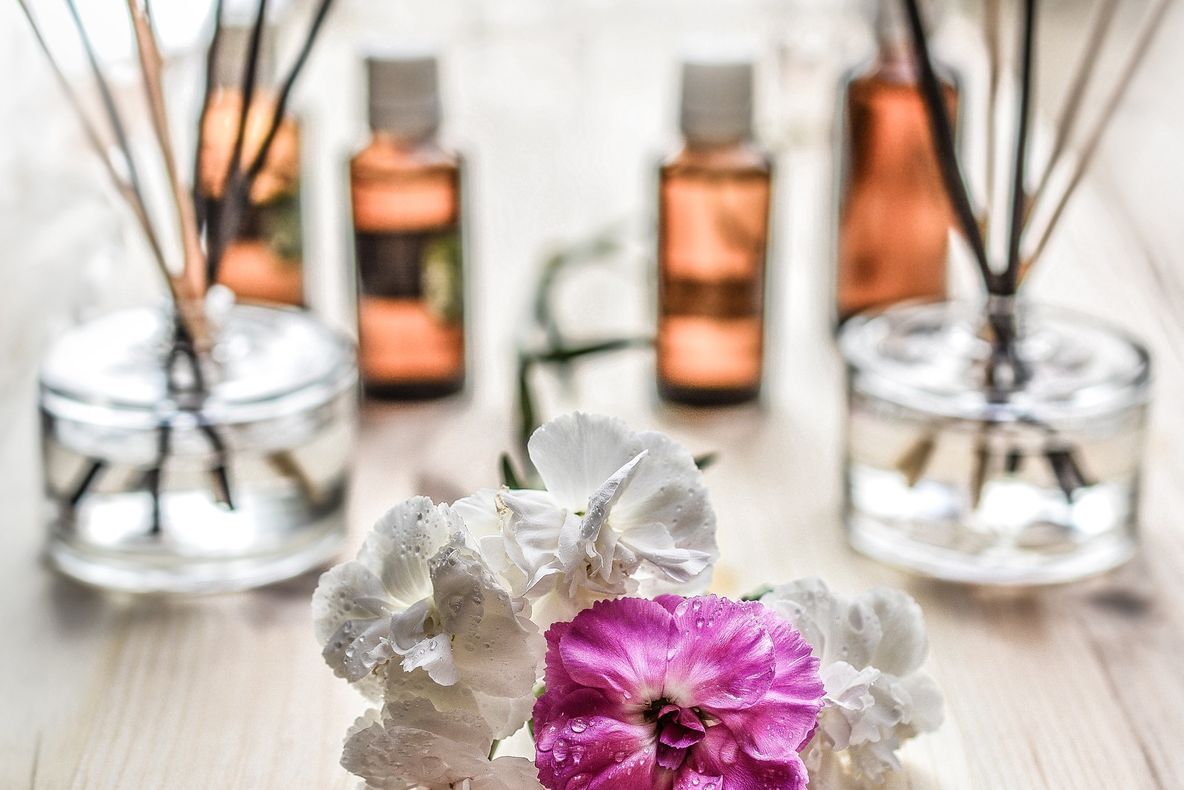 Cum să foloseşti corect uleiurile esenţiale pentru a-ţi vindeca organismul 