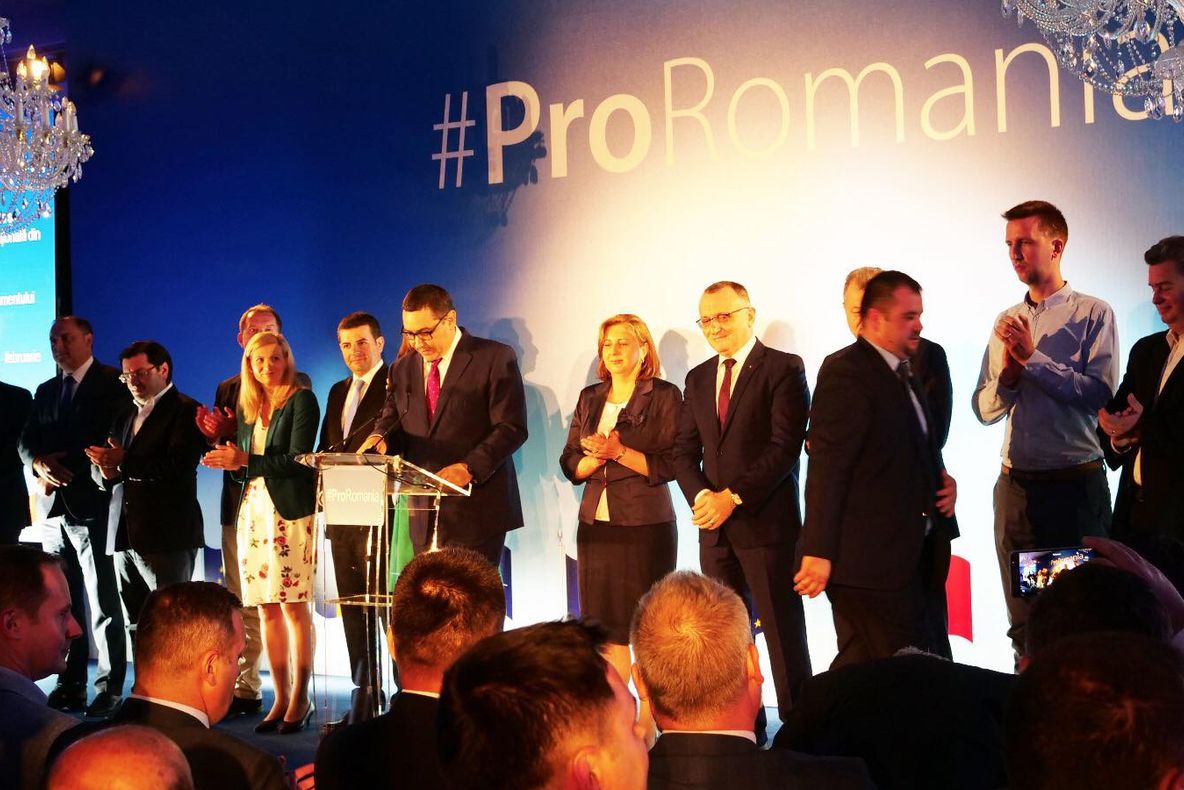 Cum încearcă PSD să îl impiedice pe Victor Ponta să îşi facă grup parlamentar "Pro România"