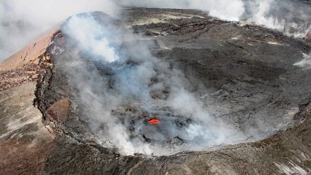 Alertă roşie în Hawaii. Gaze periculoase în atmosferă 