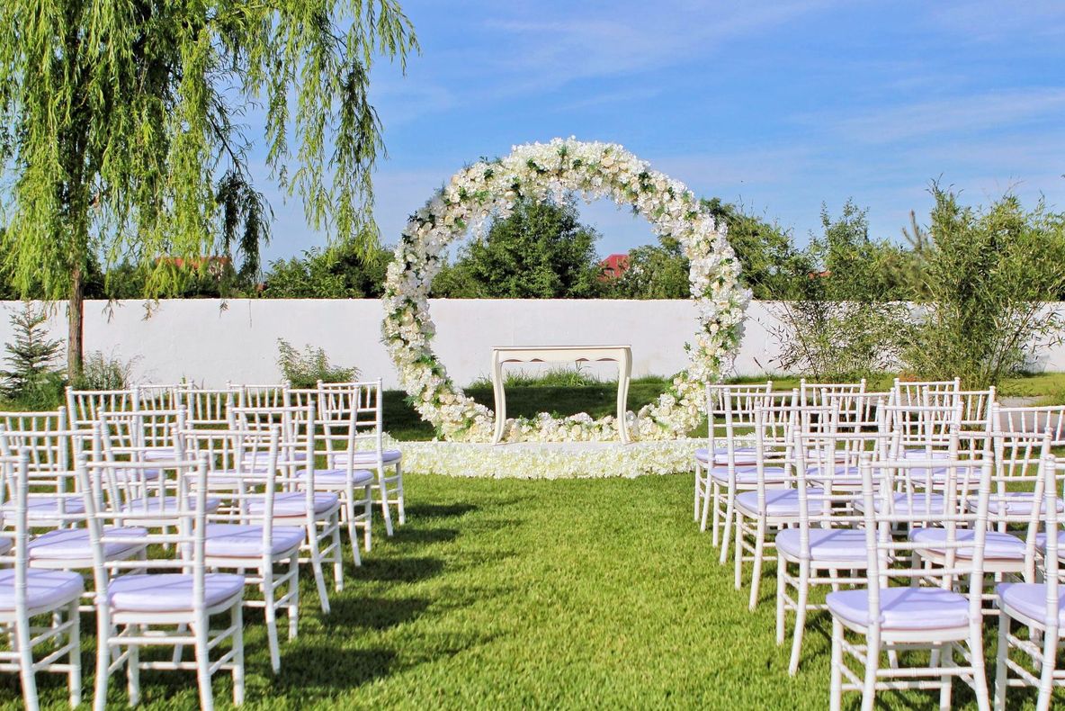 Cununie în aer liber (P)