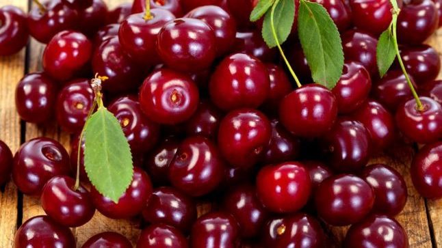 Dieta cu vişine: Arde eficient grăsimea de pe abdomen