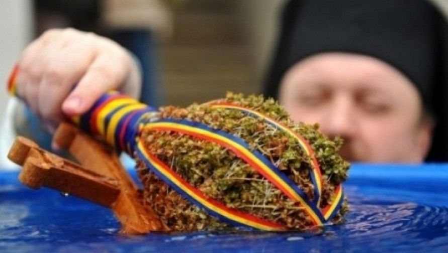 Ce conține, de fapt, aghiazma. Trebuie să ai mare grijă! 