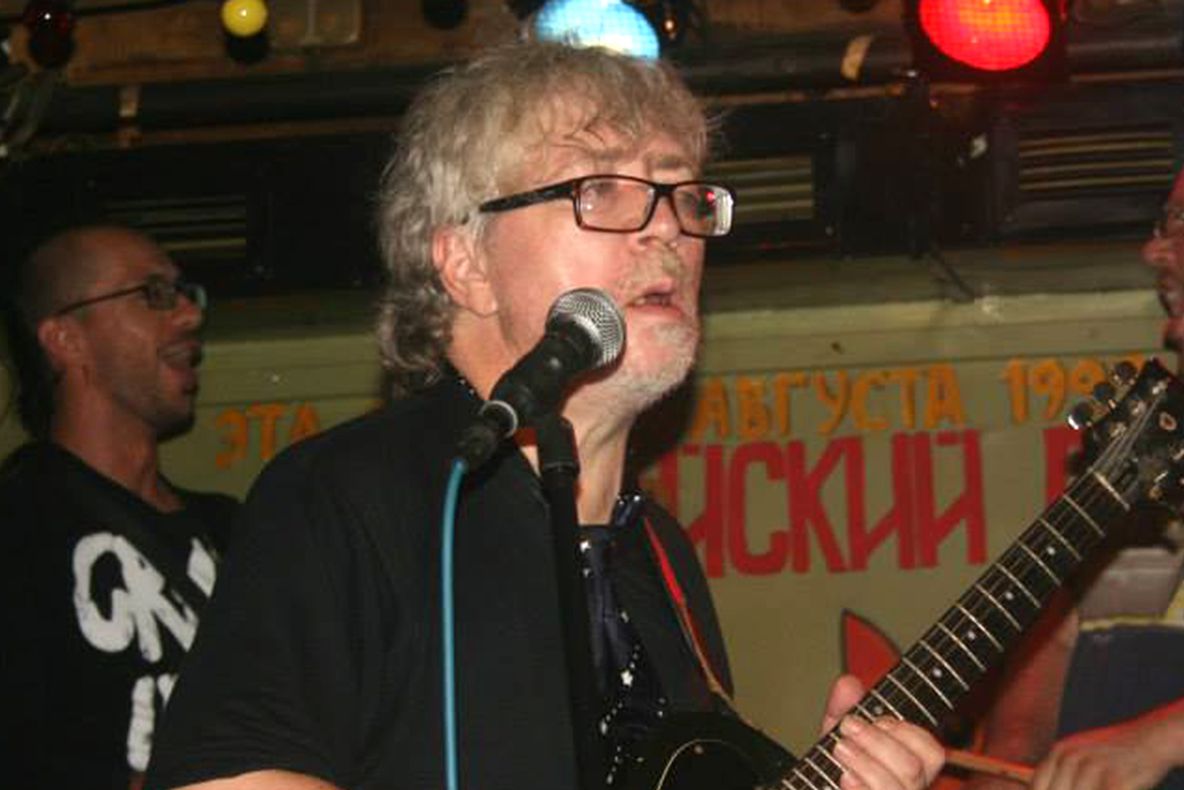 A murit bărbatul din cauza mirosului căruia un avion a aterizat de urgenţă. Descoperire şocantă