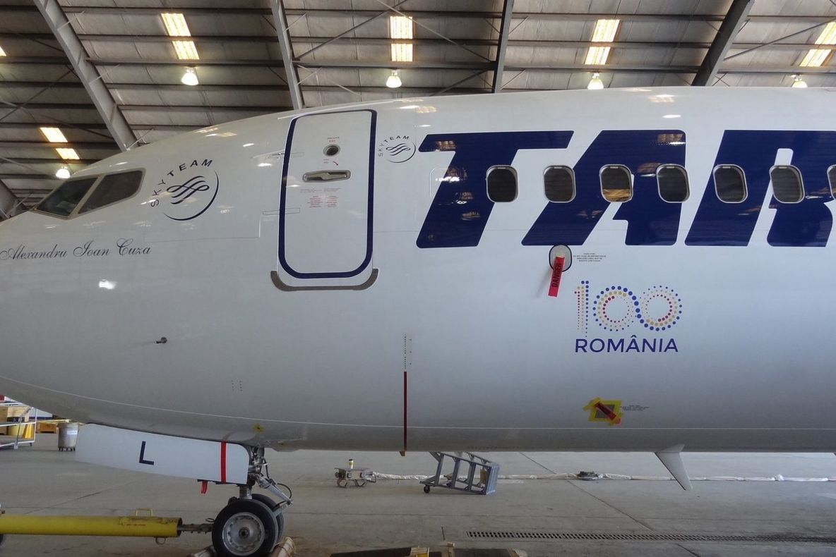 Noile boeing-uri cumpărate de Tarom ajung în țară FOTO