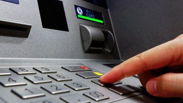 UPDATE: Cardurile VISA, defecţiunea majoră din Europa, reparată după 12 ore