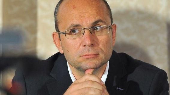 Cozmin Guşă: "Moţiunea PNL, cronica unui eşec anunţat"