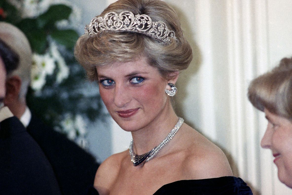Prinţesa Diana: s-a aflat secretul diademei purtate de ea