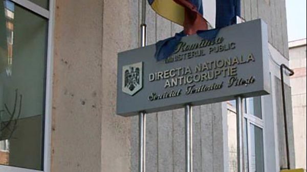 Lovitură dură pentru DNA. 42 inculpaţi, achitați în dosarul ”Consultanţa”