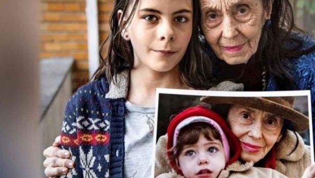 Evaluare Nationala 2018 matematică. Emoţii mari pentru cea mai bătrănă mamă din România: Fiica ei...