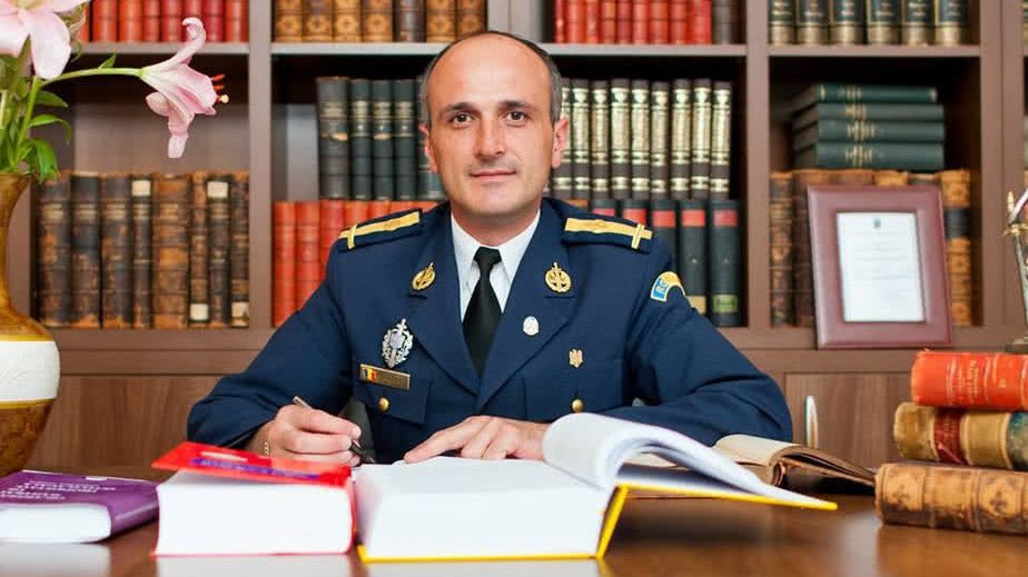 Talpan vrea să aducă o legendă a Stelei la academia CSA!