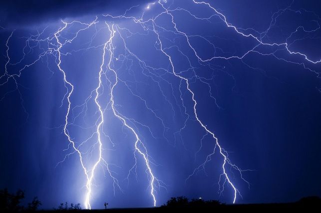 CODUL GALBEN de ploi, vânt şi grindină, prelungit până vineri seară. HARTA