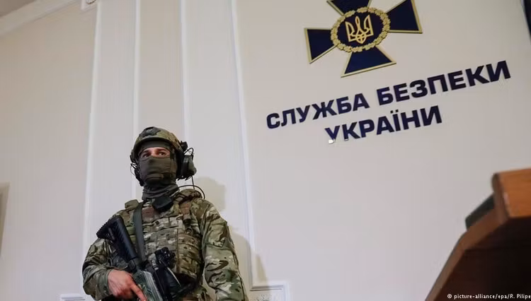 Descinderea de la Centrul Cultural Român din Cernăuți. MAE a cerut explicații ambasadorului Ucrainei