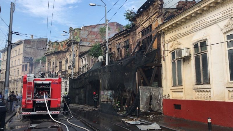 Incendiu în inima Bucureştiului, pe Calea Moşilor (VIDEO)