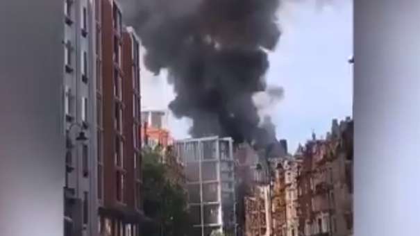 INCENDIU de amploare în centrul Londrei