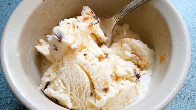 Cum să prepari rapid îngheţată vegană la tine acasă. Reţeta deliciului sănătos