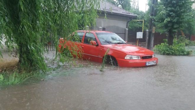 Prăpăd în judeţul lui Dragnea, în Teleorman a plouat cât într-o lună (VIDEO)