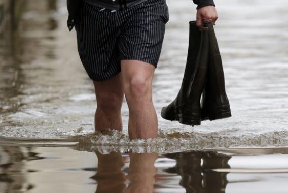 COD ROŞU de inundaţii în Banat: drum judeţean închis şi străzi inundate, după o viitură