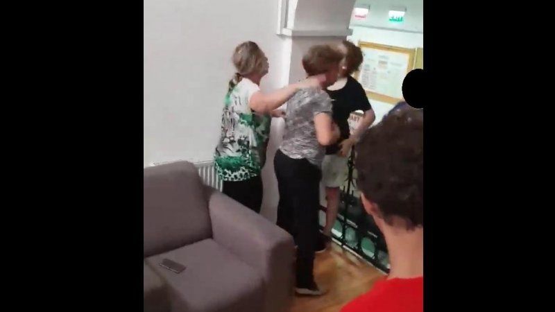 Copiii de la Liceul pentru Deficienţi de Auz din Cluj, obligaţi să nu mai filmeze în şcoală