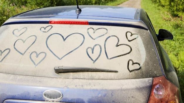 10 trucuri fantastice pentru a-ţi face maşina să arate ca nouă!