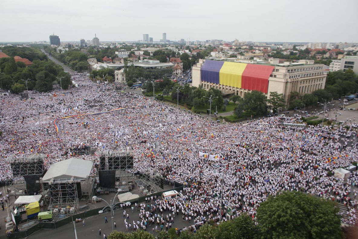 Miting PSD de tot râsul. "Liviu Dragnea are sânge de PDL-ist", spune un susţinător