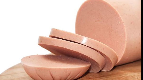 Ce conţine, de fapt, parizerul. Mai mănânci vreodata?