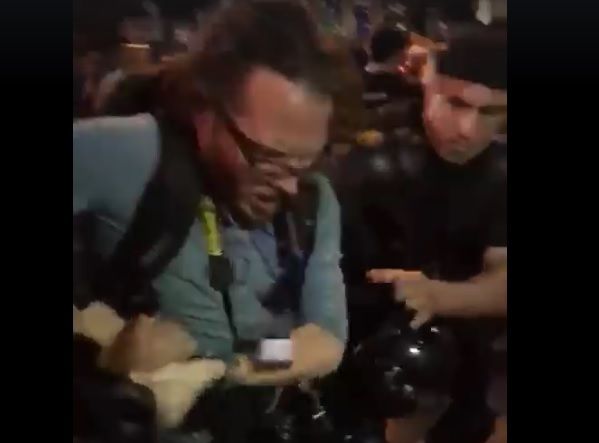 Jurnalistul german care a filmat în Teleorman, reținut 2 ore de jandarmi. "Sunt puțin șocat"