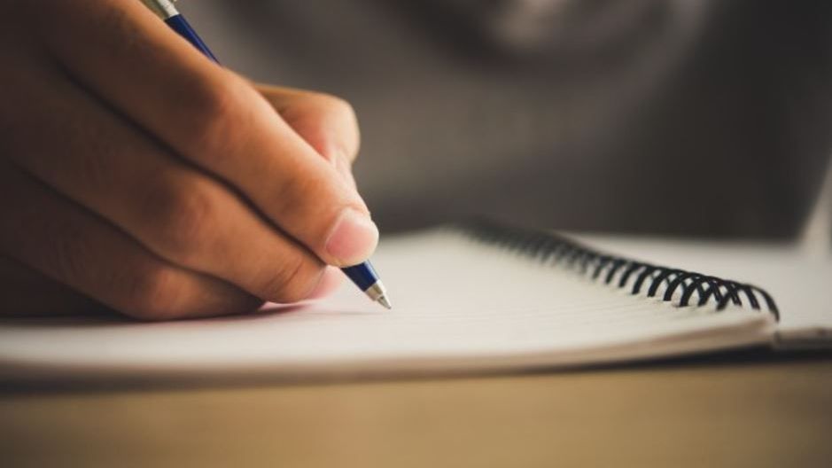 Test de gramatică: „El crează" sau „el creează". Cum este corect?