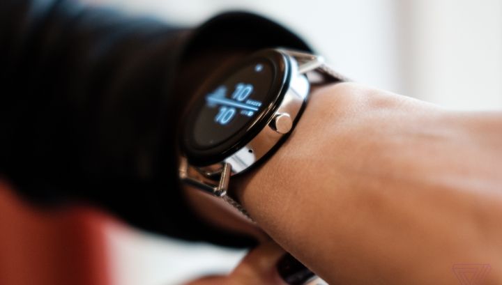 Ce înseamnă când te uiți la oră fix la ceas 