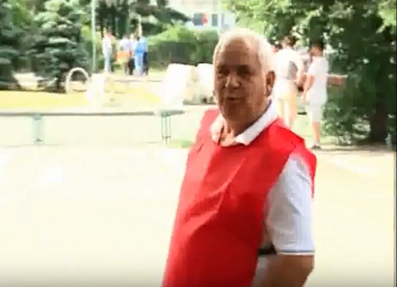 Susţinători nervoşi la mitingul PSD, recalcitranţi cu Realitatea Tv: "Nu vorbim cu voi, bă! De aia!"