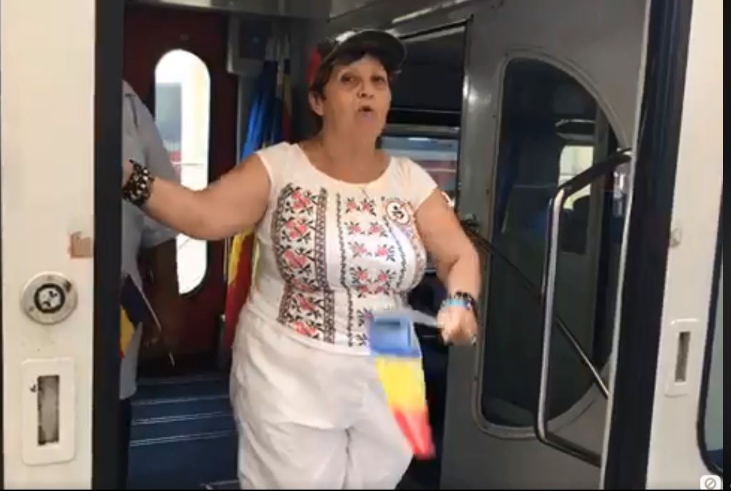 Miting PSD. Participanţii au plecat spre Bucureşti. Tren special din Iaşi, plin cu simpatizanţi 