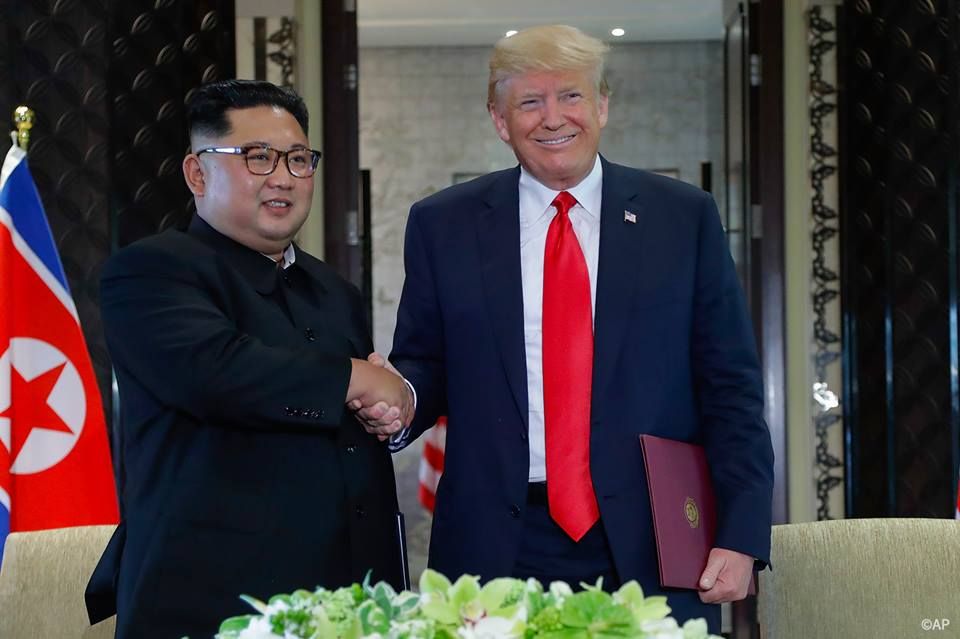 Summit istoric Trump-Kim Jong-un. Phenianul promite denuclearizare, SUA îi garantează securitatea