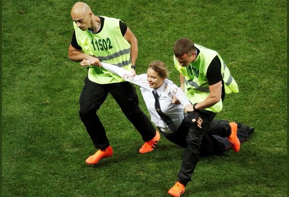 Activiștii Pussy Riot care au întrerupt finala Cupei Mondiale, condamnați la închisoare