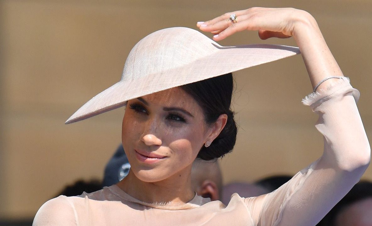 Genial! De ce Meghan Markle poartă mereu coc. Trucul ei e deștept rău!