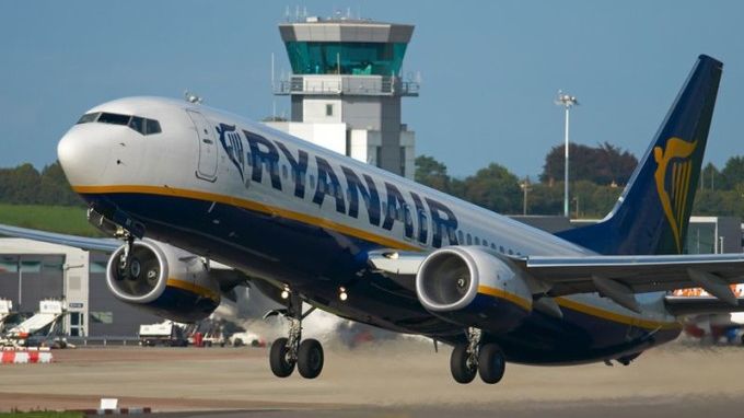 Piloţii Ryanair din Germania au votat în favoarea declanşării unei greve