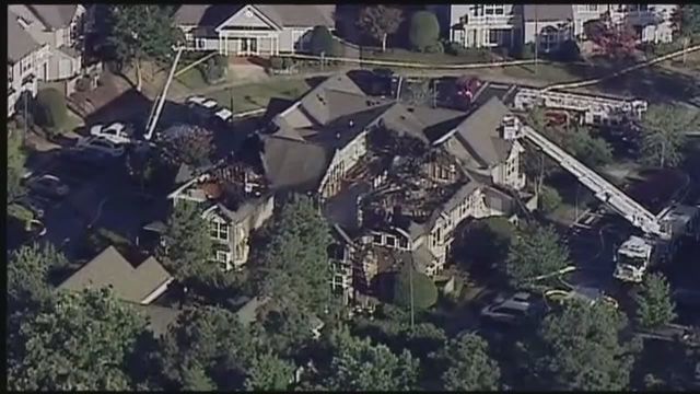 Elicopter prăbuşit peste o casă: Un om a murit